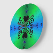 Lily and Heart on Rainbow Große Wanduhr (Winkel)