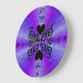 Lily and Heart on Rainbow Große Wanduhr (Winkel)