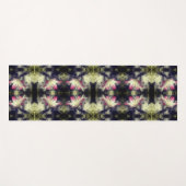 Lily Blume Schwarz-Weiß-Partial Abstrakt Yogamatte (Vorderseite (Horizontal))