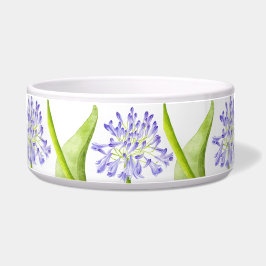 Lily des Nils auf einer Salatschale Napf