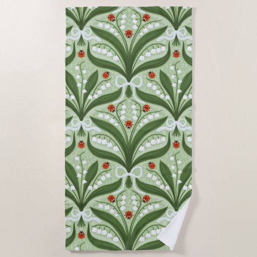 Lily des Tals und ladybugs Symmetrie in grün, Strandtuch (Vorderseite)