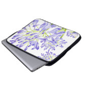Lily of the Nile on a Laptop Sleeve (Vorne Knopf)