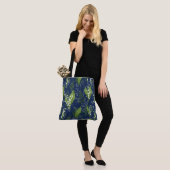 Lily of the Valley Dark Blue Background Tasche (Am Model)