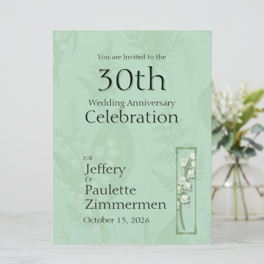 Lily of Valley mit Ferns | Sage Green Custom Einladung (Stehend Vorderseite)