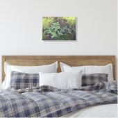 Lily Pad auf Leinwand (Insitu (Schlafzimmer))
