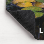 Lily Pad im Teich Mousepad (Ecke)
