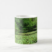 Lily Pads auf dem Teich Kaffeetasse (Mittel)