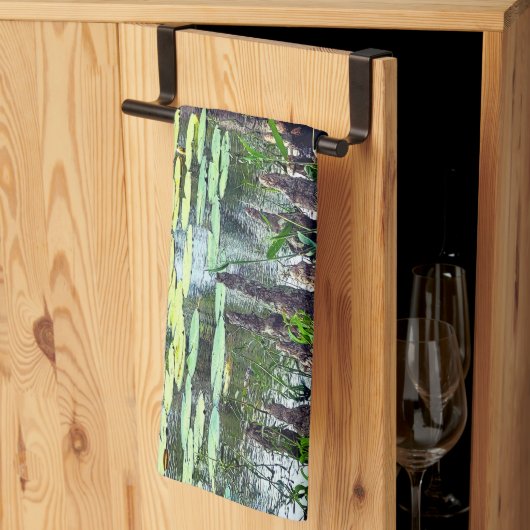 Lily Pads Decorative Geschirrtuch (Drittel gefaltet)