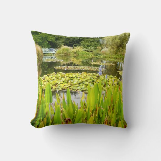 Lily Pond Throw Kissen (Vorderseite)