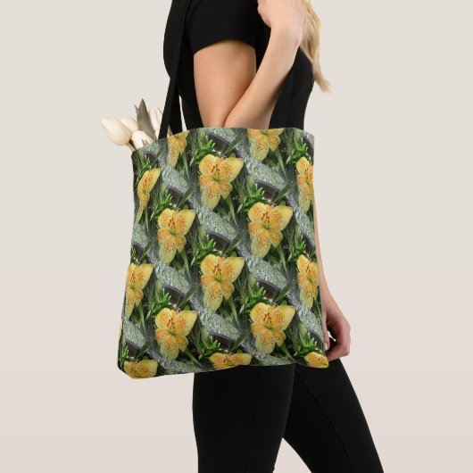 Lily Time... Tasche (Von Nahem)