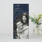 Lily Valley Dunkelblau mit verblasstem Hintergrund (Stehend Vorderseite)