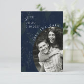 Lily Valley Dunkelblau mit verblasstem Hintergrund (Stehend Vorderseite)