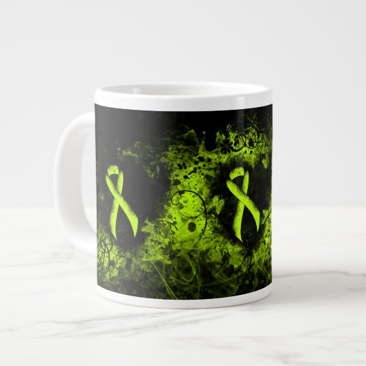 Lime Green Awareness Ribbon Grunge Herz Jumbo-Tasse (Vorderseite Links)
