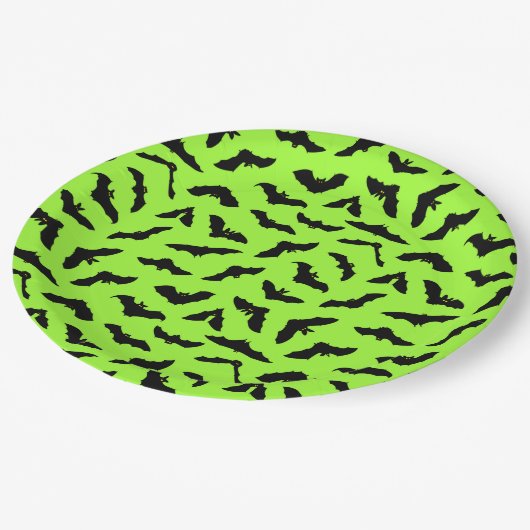 Lime Green Bat Pattern Halloween Pappteller (Schrägansicht)