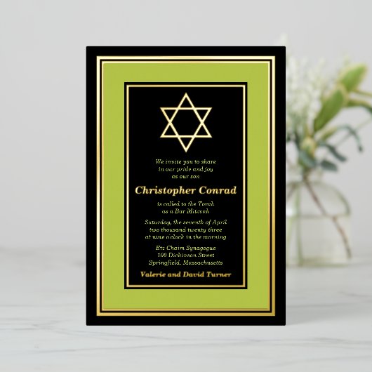 Lime Green Gold Foil Star von David Bar Mitzvah Folieneinladung (Stehend vorne)