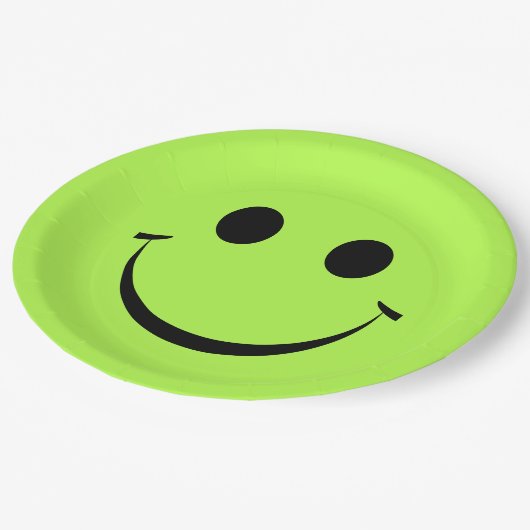 Lime Green Happy Face Birthday Pappteller (Schrägansicht)