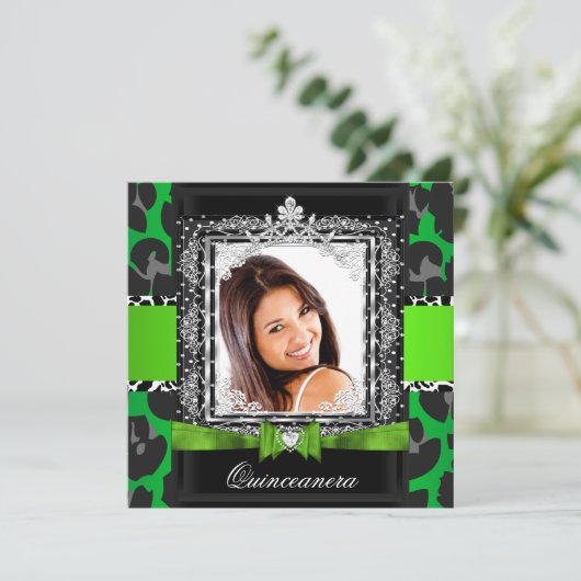 Lime Green Quinceanera 15. Party Foto Einladung (Stehend Vorderseite)