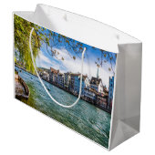 Limmat River, Zürich Große Geschenktüte (Rückseite Schrägansicht)