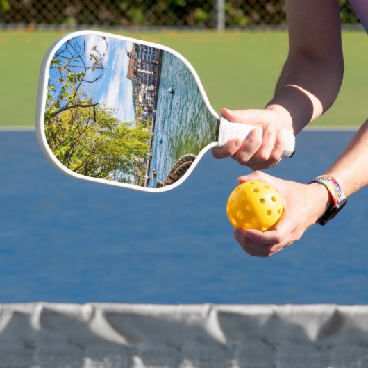 Limmat River, Zürich Pickleball Schläger (InSitu)