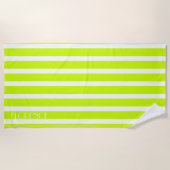 Limone und weiße Cabana-Streifen personalisiert Strandtuch (Vorderseite)