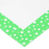 Limone und weiße Polka-Punkte Tischdecke (Schrägansicht)