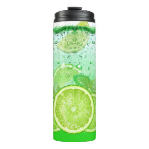 Limoner Sommerdrink mit Eiskuben Thermosbecher