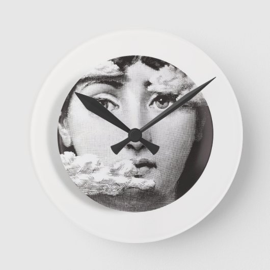 Lina cavalieri runde wanduhr (Vorderseite)