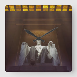 Lincoln-Gedenkstatue mit Inschrift Quadratische Wanduhr