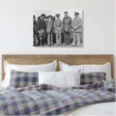 Lindbergh und Wright auf Wright Field Fotografy Leinwanddruck (Insitu (Schlafzimmer))