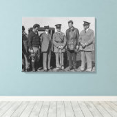 Lindbergh und Wright auf Wright Field Fotografy Leinwanddruck (Insitu (Holzboden))