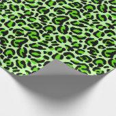 Lindgrüne Leopardenprint-Muster Gepard Flecken Geschenkpapier (Ecke)