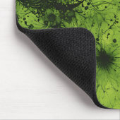 Lindgrüner Grunge mit schwarzen Akzenten Mousepad (Ecke)