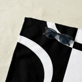 Lineare Überzeugung II: Abstrakt Schwarz und Weiß Strandtuch (Beispiel)