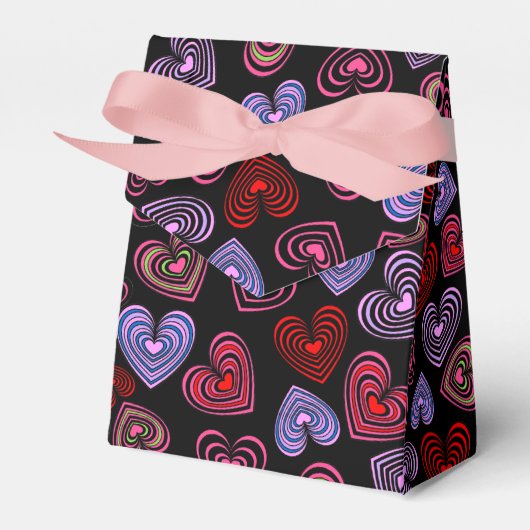 Lined Hearts Geschenkschachtel (Vorderseite)