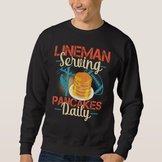 Lineman Serving Pancakes Funny Football Player Sweatshirt (Vorderseite)