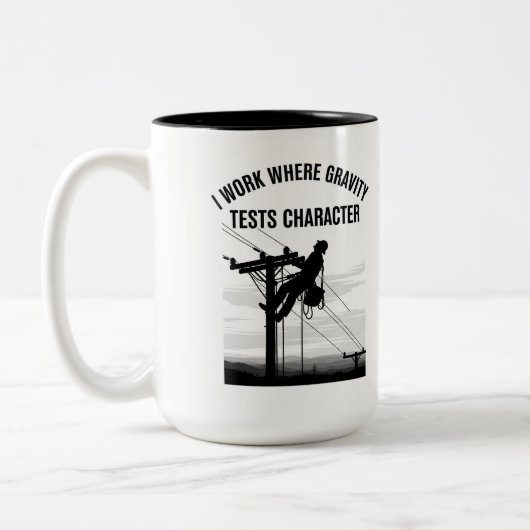 Lineman Silhouette Minimalist Electrical Worker  Zweifarbige Tasse (Links)