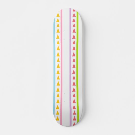 Linien und Dreiecke Skateboard (Vorne)