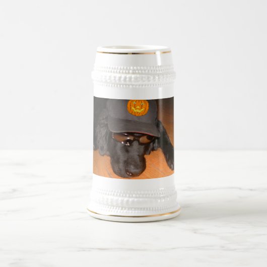 Links hinter diesem Halloween Bierglas (Mittel)