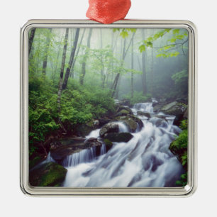 Linn Cove Creek kaskadiert durch nebligen Silbernes Ornament