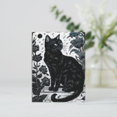 Linocut einer schwarzen Katze unter Blume Postkarte (Stehend Vorderseite)