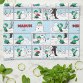 Linus baut einen Schneemann Geschirrtuch (Gefaltet)