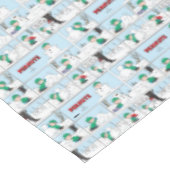 Linus baut einen Schneemann Tischdecke (Schrägansicht)