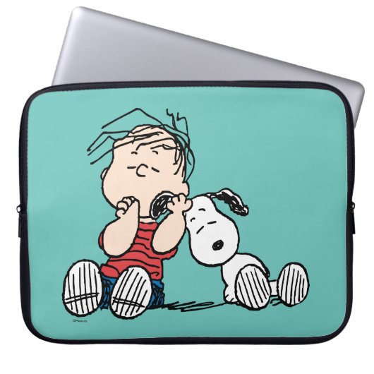 Linus tröstet von Snoopy's Ohr Laptopschutzhülle (Vorderseite)