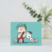 Linus tröstet von Snoopy's Ohr Postkarte (Stehend Vorderseite)