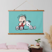 Linus tröstet von Snoopy's Ohr Wandteppich Mit Holzrahmen (Schlafzimmer)