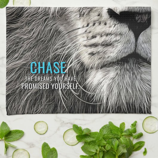 Lion Chase Your Dreams Geschirrtuch (Gefaltet)