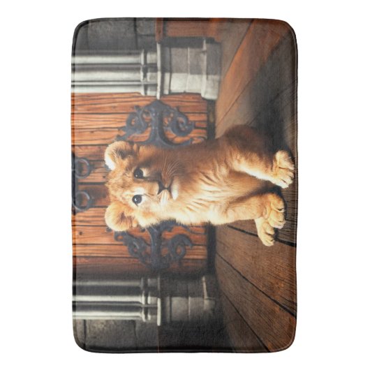 Lion Cub Badematte (Vorderseite Vertikal)