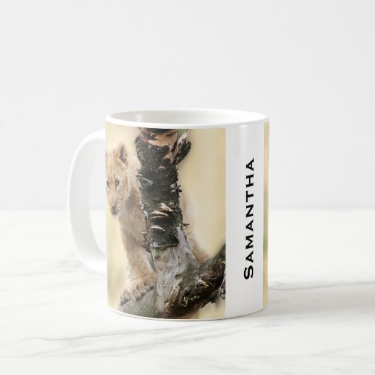 Lion Cub CLimbing Tree Personalised Photo Kaffeetasse (Vorderseite Links)