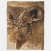LION CUB KÜCHE AUF VATERS NASE FLEECEDECKE (Vorderseite)