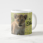 Lion Cub Personalize Name Serious Jumbo-Tasse (Vorderseite Rechts)